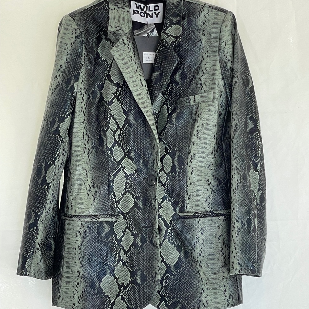Wild Pony Collection Green Velvet blazer jacket Brand New with Tags Size Small